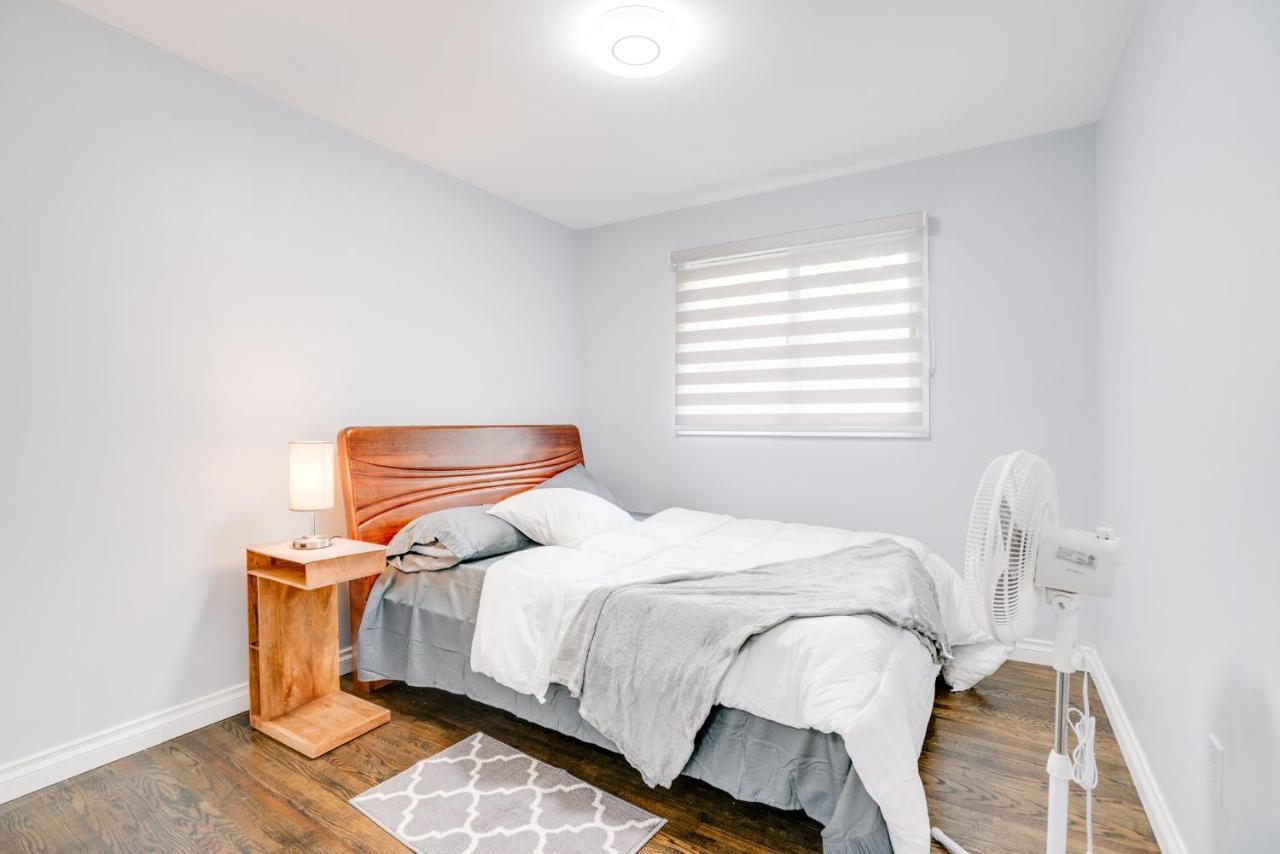 Furnished Family Home Near Toronto - Great Location Game Room - Backyard - Parking & Self Checkin Pickering Extérieur photo