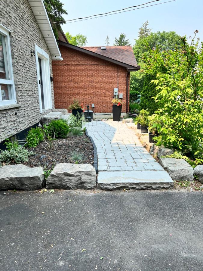 Furnished Family Home Near Toronto - Great Location Game Room - Backyard - Parking & Self Checkin Pickering Extérieur photo